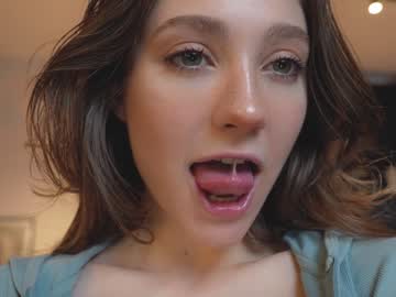 girl
        mia_elfie cam image #3992383