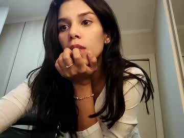 girl
        yourbonie cam image #1069424