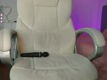 girl
        baby_sammyy cam image #4555883