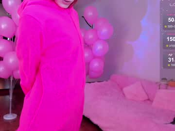 girl
        katy_ethereal cam image #4186787