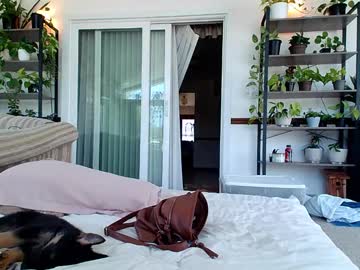 girl
        rosegold18 cam image #4865116