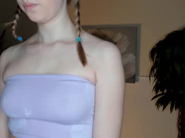 girl
        earthabyron cam image #3802648