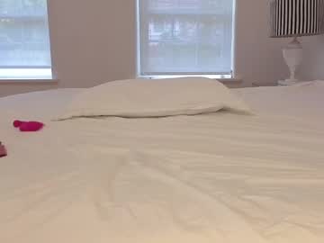 girl
        sarah_heart_aus cam image #6599516