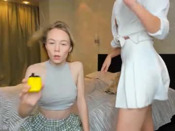 couple
        emilia__taylor cam image #109664