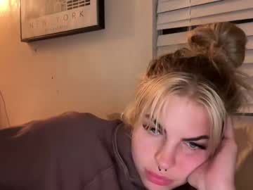 girl
        cxbraj cam image #3167623