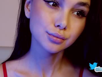 girl
        hollyextra cam image #506351