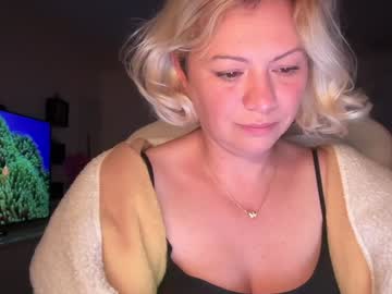 girl
        kiradivine cam image #6876072