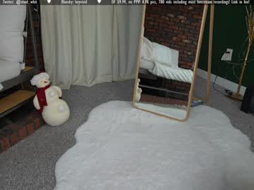 girl
        vivid_whit cam image #5765491