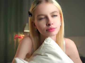 girl
        lunnadew cam image #6769307