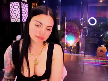 girl
        alma_pearl cam image #6716476