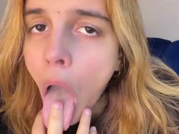 girl
        lilbeccaxo cam image #4335113