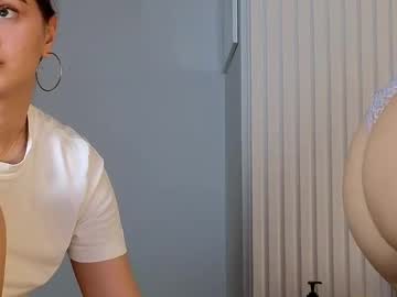 girl
        hailey_would cam image #4817077