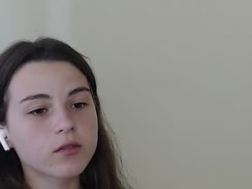 girl
        chamomile19 cam image #1989993