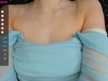 girl
        tate_west cam image #5516501