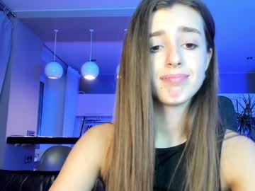 girl
        coy_amina_ cam image #267766