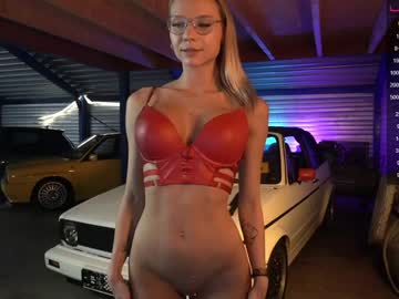 girl
        little_dutch cam image #2092180