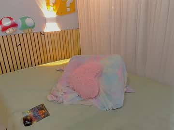 girl
        little_effy18 cam image #2726876