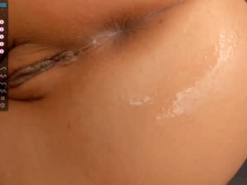 girl
        kitana_55 cam image #820760