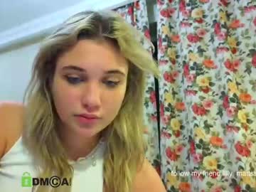 girl
        miaa_kkk cam image #2834711