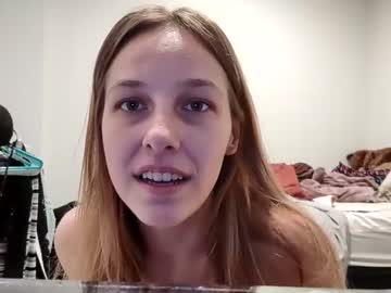 girl
        notyourplaybunny00 cam image #1139400