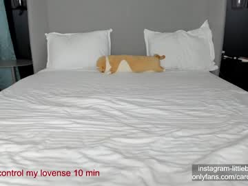 girl
        carolinaherera cam image #3808675