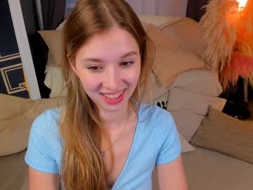 girl
        milablush cam image #2179505