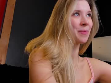 girl
        milablush cam image #3084057