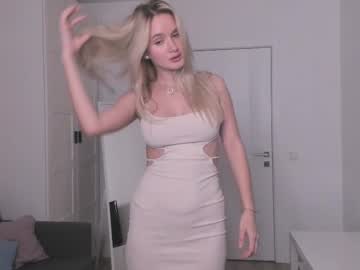 girl
        annieskiss cam image #5159893