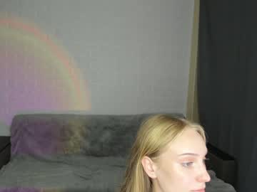 girl
        sandra_buika cam image #1907682