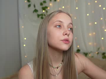 girl
        appr0ved cam image #5445320