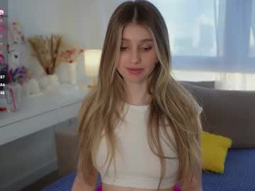 girl
        fluffy_angel cam image #6674937