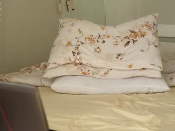 girl
        ronny_ponny cam image #4713509