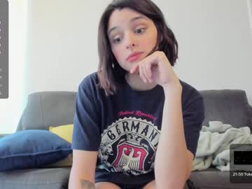 girl
        yourfreakygirl cam image #2410641