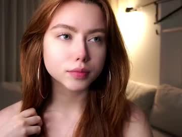 girl
        who_s_there cam image #6541587