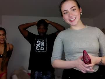 girl
        daisyyy02 cam image #5752110