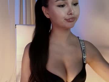 girl
        hollyextra cam image #6037534