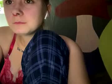 girl
        jaieluv_s cam image #5816356