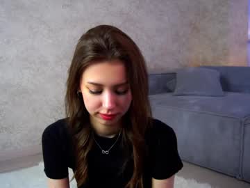 girl
        linnhaskell cam image #6732529