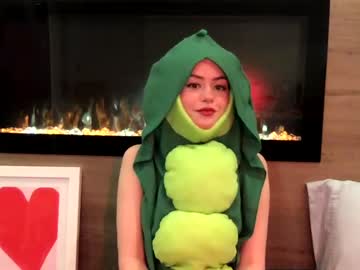 girl
        littlesugarpea cam image #1032171