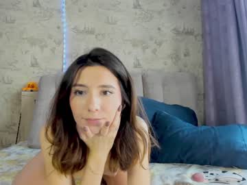 girl
        crystalnut cam image #2801488
