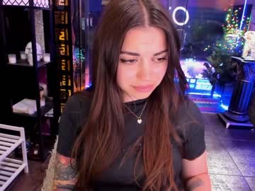 girl
        alma_pearl cam image #1796524