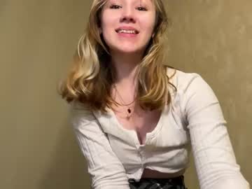 girl
        versace_gold__ cam image #1585912