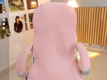 girl
        little_effy18 cam image #4228366