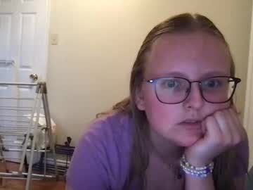 girl
        lexielilacs cam image #4520511