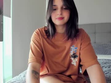 girl
        yourfreakygirl cam image #4333642