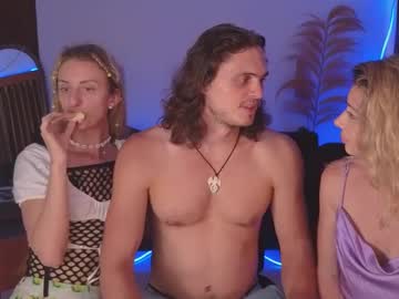 couple
        goddess_marylin cam image #6334119