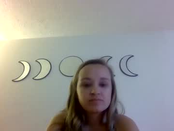 girl
        nikkiiiiamber cam image #3463685