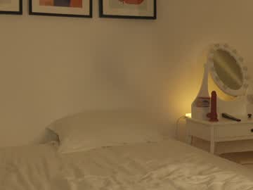girl
        hell_lo cam image #6653342