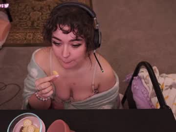 girl
        evelynpiers cam image #1241289