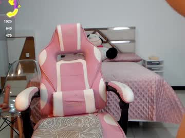 girl
        allisonpalmer cam image #6748047